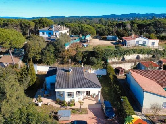 House or chalet for sale in Montbarbat