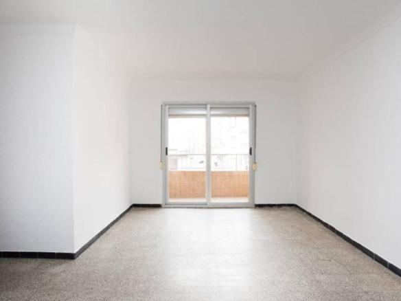 Apartment for sale on Angel Guimera Street, Centre