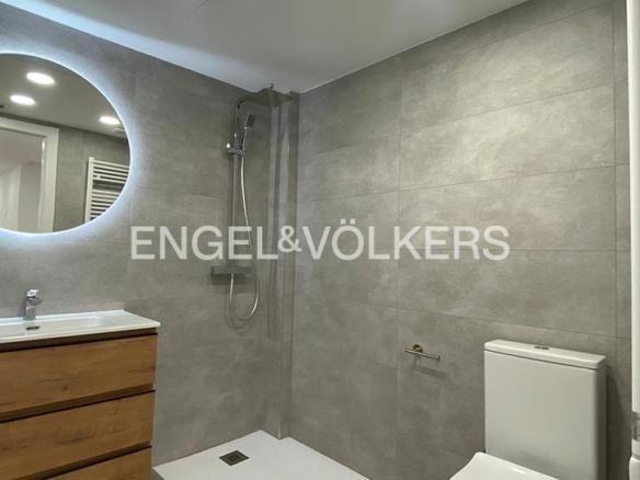 Apartment for sale on Avinguda Antoni Margarits, 3, La Vila
