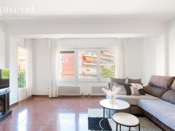 Apartment for sale on Carrer Borrassà, Creu de la Mà