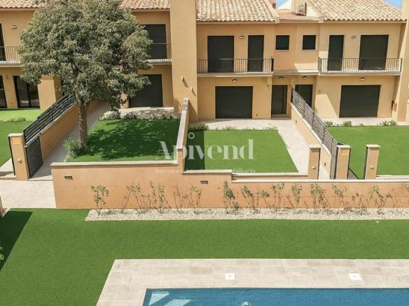 Townhouse for sale in Maresme, Palau-saverdera
