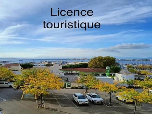 Apartment for sale in Calle Merce Rodoreda, 1, Almadrava – Canyelles – Puig-Rom