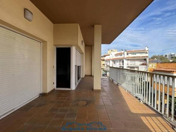Apartment for sale on Calle Montblanc, 777, Mas Florit – Ca la Guidó