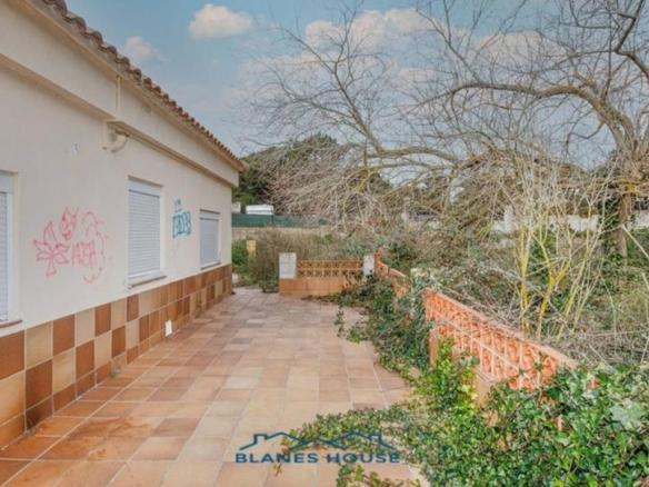 House or villa for sale in Puig de Les Becasses, Llagostera