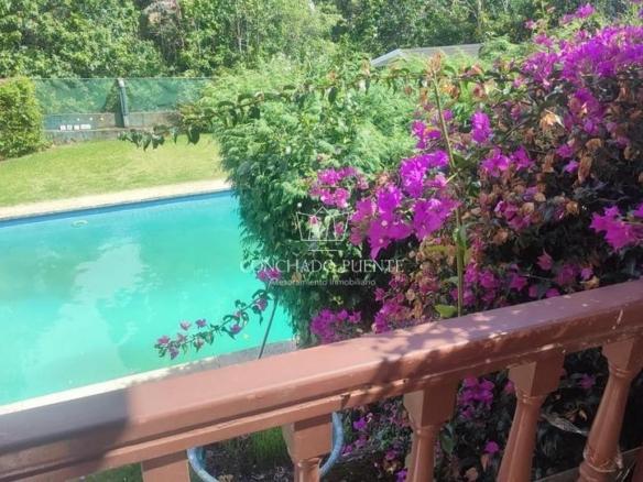 House or chalet for sale in Outeiro, Bergondo