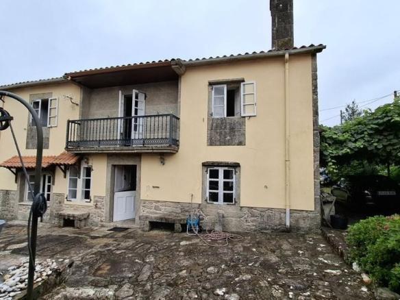 House or villa for sale in Laxe