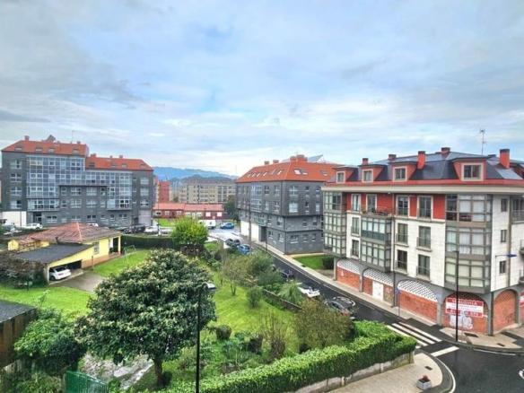 Apartment for sale on Calle de Francisco Largo Caballero, Acea de Ama – O Burgo