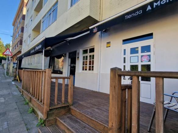 Premises for sale on Avenida Atios, Valdoviño