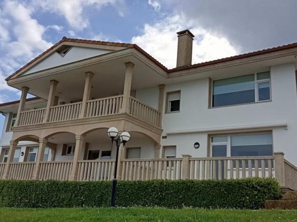 House or villa for sale in Razo Costa, 41, Carballo