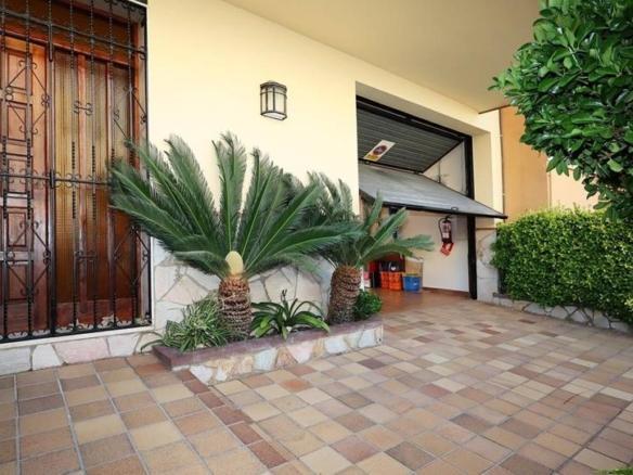 House or chalet for sale in Abad Oliba, Mont Ferrant – Joan Carles I