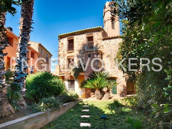 Rustic property for sale on Carrer la Plaça, Mollet de Peralada