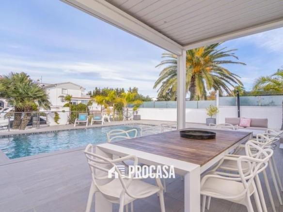 House or chalet for sale in Falconera, Cap Ras – Creus – Falconera