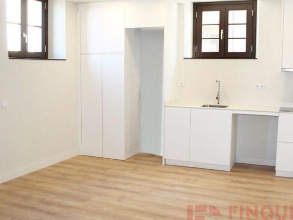 Duplex for sale in Center – Barri Vell