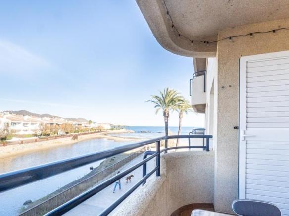 Apartment for sale in El Port