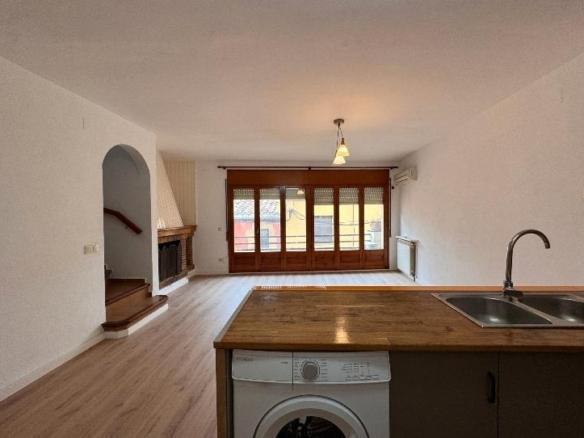 Semi-detached house for sale on Carrer de Coll I Vehí, 30, La Bisbal d’Empordà