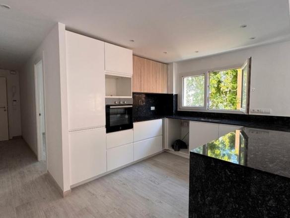 Apartment for sale on Carrer Roger de Lloria, 26, El Pedró