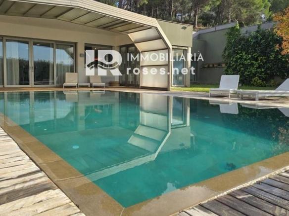 House or chalet for sale in Rosselló, La Jonquera