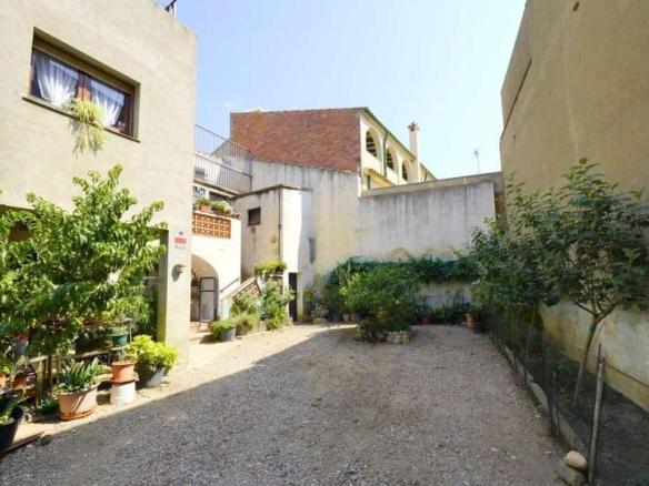 Townhouse for sale in Palau-saverdera