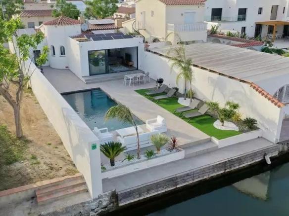 House or chalet for sale in Medes, 18b, Cap Ras – Creus – Falconera