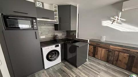 Apartment for sale on Avenida de la Mare de Déu de Montserrat, 38, Center