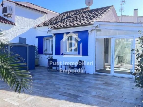 House or villa for sale on Avenida Puerto de la Estaca, Santa Margarita