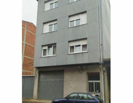 Building for sale in Carballo