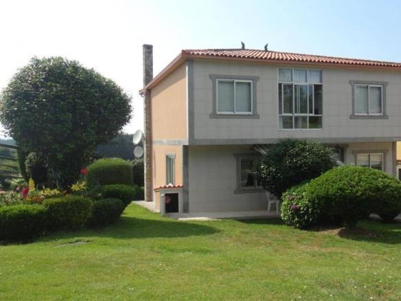 House or villa for sale in Ordes