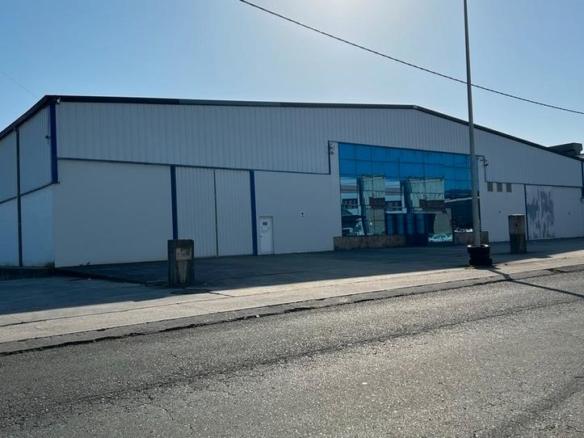Industrial warehouse for sale on Avenida Arrieiros, 4, San Mateo – Castro- O Val