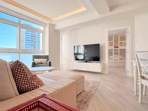 Apartment for sale on Avenida Finisterre, San Pablo – Juan Flórez