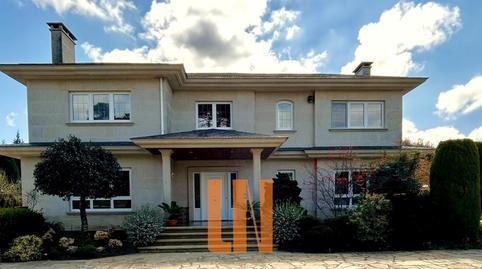 House or villa for sale on Avenida Valle-Inclán, Perillo