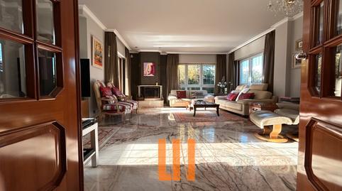 House or villa for sale on Avenida Valle-Inclán, Perillo