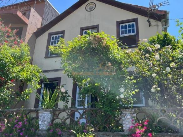 House or villa for sale in Neda