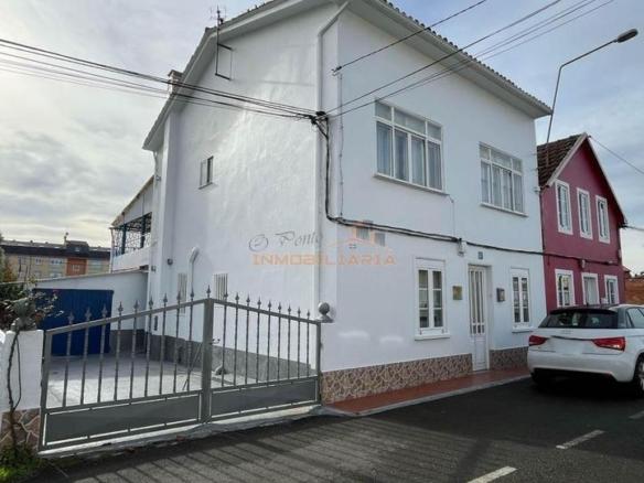 House or chalet for sale in Piñeiros- Freixeiro