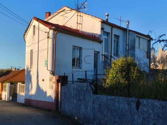 Townhouse for sale in A Malata – Catabois – Ciudad Jardín