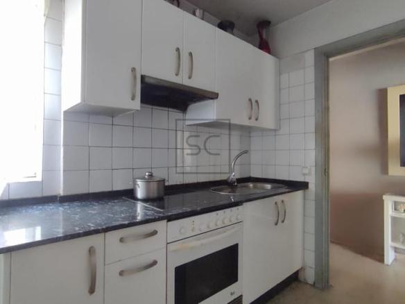 Apartment for sale in Colon, Esteiro
