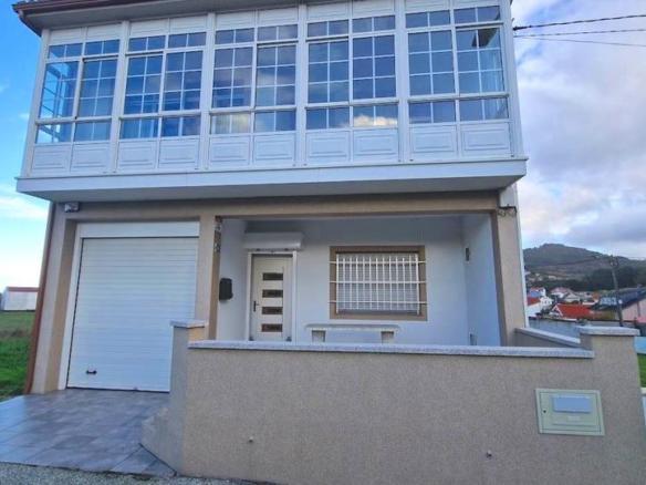 House or villa for sale on Calle Mar Caspio, Carballo
