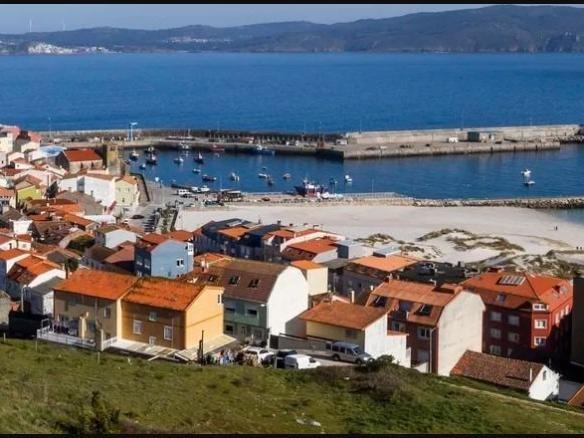 Apartment for sale on Villa Amparo Street, Laxe