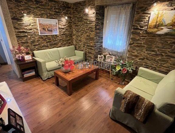 House or villa for sale in Merés, Touro