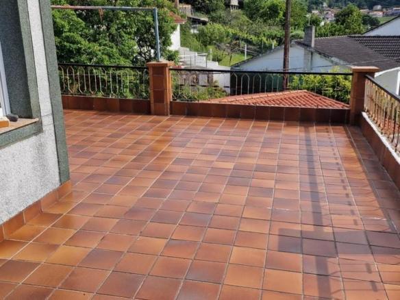 Rustic property for sale in Noia