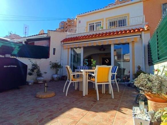 Townhouse for sale on Calle Bella Antonia, Nueva Torrevieja