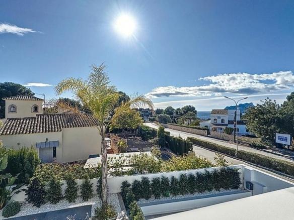 House or villa for sale in the town center