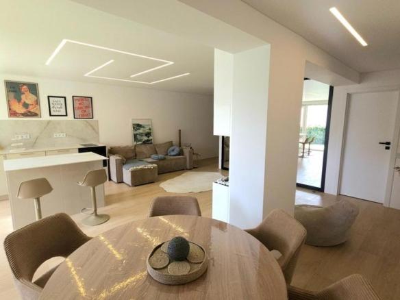 Ground floor apartment for sale in La Veleta