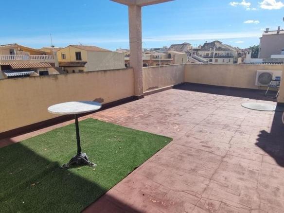 House or villa for sale on Rhabindranath Tagore Street, Los Frutales area