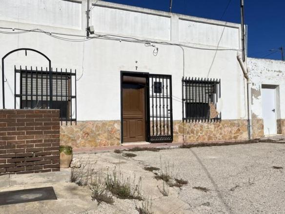 Rustic property for sale in Hondón de las Nieves / El Fondó de les Neus