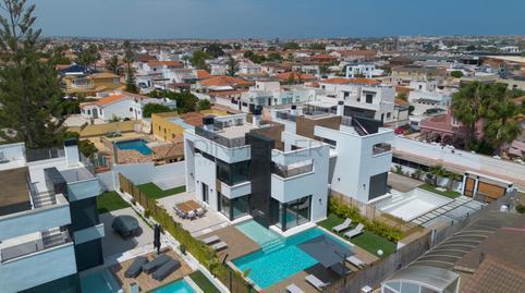 House or villa for sale on Calle de Lope de Vega, 27b, Carrefour area – Urbanizations
