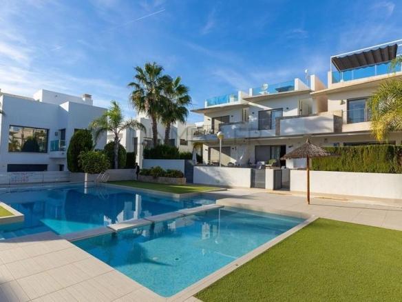Duplex for sale on Avenida de Almería, Rojales