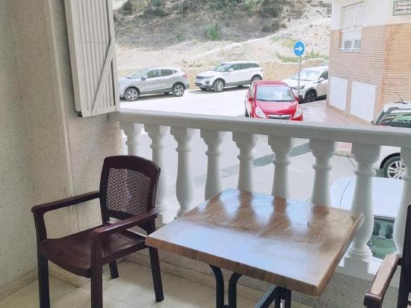 Apartment for sale on Calle Rodrigo de Triana, Pueblo