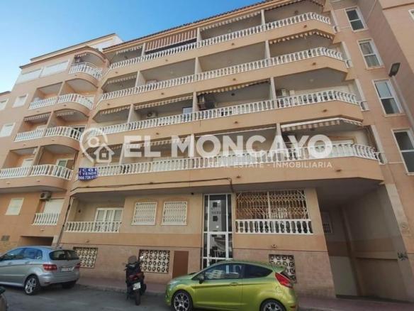 Apartment for sale on Calle Ingeniero Joaquin Muñoz, Las Viñas