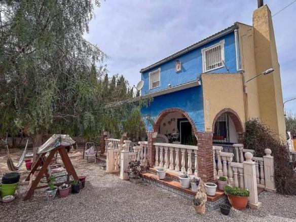 Rustic property for sale in Sax