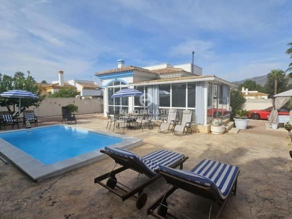 House or villa for sale in Hondón de las Nieves / El Fondó de les Neus